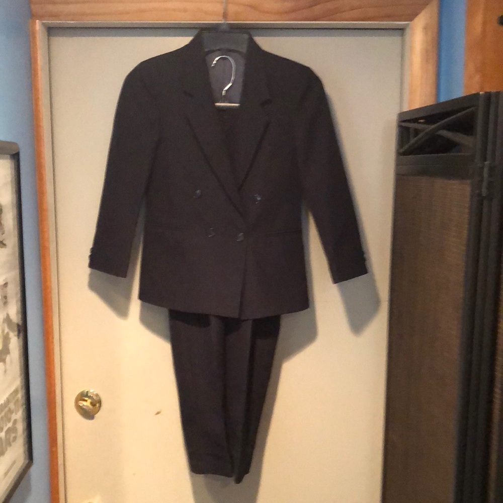 Max Active Worldwide black pinstripe size 10S